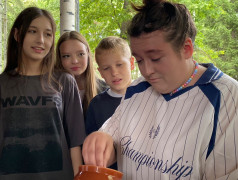 Чей подарок?