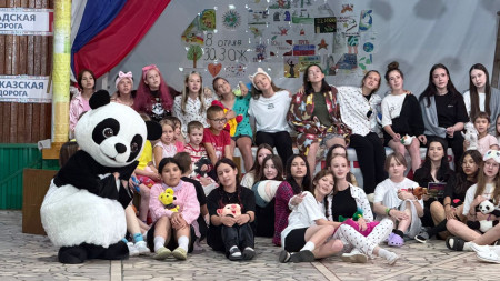 БИТВА ХОРОВ В ЛАГЕРЕ: музыка, единство и магия сцены!