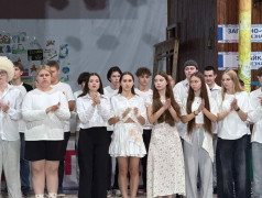 БИТВА ХОРОВ В ЛАГЕРЕ: музыка, единство и магия сцены!