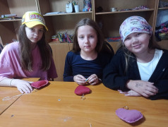 Кружок "Мягкая игрушка": сегодня создавали сердце своими руками
