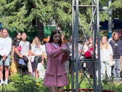 Торжественная линейка: старт новой недели в лагере