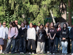 Торжественная линейка: старт новой недели в лагере