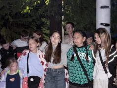 Тёплые слова и свет свечей: в лагере прошла последняя общая свечка смены