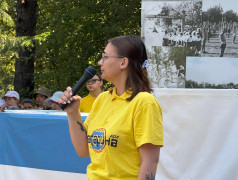 Торжественная линейка: старт новой недели в лагере