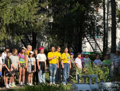 Торжественная линейка: старт новой недели в лагере