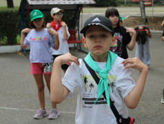 Если хочешь быть здоров, на зарядку становись!