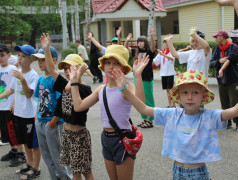 Если хочешь быть здоров, на зарядку становись!