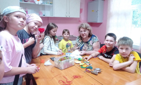 Кружок «Мягкая игрушка» продолжает работу в лагере