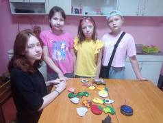 Кружок &laquo;Мягкая игрушка&raquo; продолжает работу в лагере
