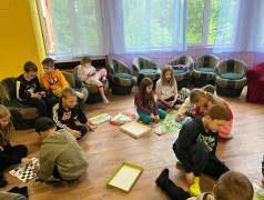 Перезагрузка и творчество: 15 и 16 отряды в кабинете психологической разгрузки!