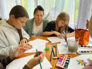 Перезагрузка и творчество: 15 и 16 отряды в кабинете психологической разгрузки!