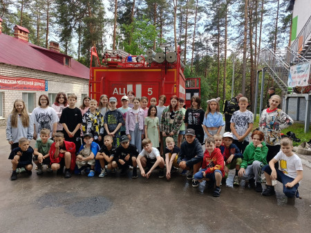 Пожарные учения и знакомство с героической профессией