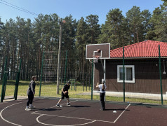 День классных девочек и крутых парней 