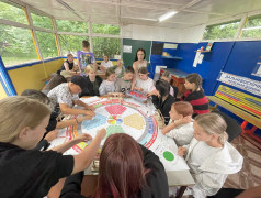 В лагере "Огоньки" прогремела "Платформа №7": железнодорожная слава и семейные ценности в настольном формате!