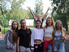 Звёзды в лагере Салют