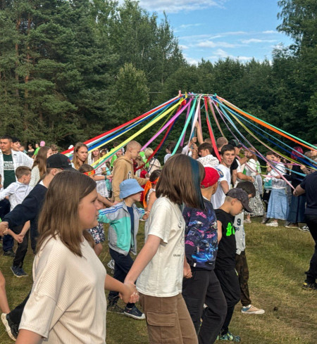 КРУГ ДРУЖБЫ. ХОРОВОДЫ, ОБЪЕДИНЯЮЩИЕ СЕРДЦА