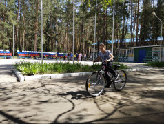 Катание на велосипедах в лагере