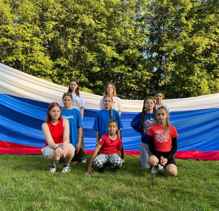 ДЕНЬ РОССИЙСКОГО ФЛАГА: ГОРДОСТЬ И СИМВОЛИКА НАШЕЙ СТРАНЫ