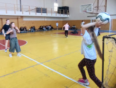 А ЧТО, ФУТБОЛ БЫВАЕТ ЖЕНСКИМ??!!