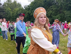 ПЕРВЫЕ ШАГИ К ТРАДИЦИИ: ОТЗЫВЫ РОДИТЕЛЕЙ О СЕМЕЙНОМ ПРАЗДНИКЕ В &laquo;ТВЕРЦЕ&raquo;