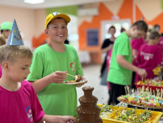 СЛАДКОЕ ПУТЕШЕСТВИЕ: КАК &laquo;ТВЕРЦА&raquo; НА ШОКОЛАДНОМ ЭКСПРЕССЕ В ДЕТСТВО УМЧАЛА!