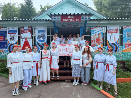 На вечерней эстраде прошел фестиваль национальных культур «Танцы народов России»!