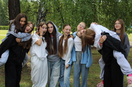 Вокруг света за один вечер в лагере Салют! 