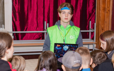 Тин-лига на передовой "Железнодорожной игротеки": Подростки в роли помощников тренера зажигают сердца юных исследователей!