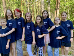 Бренд Маяка &mdash; яркие отрядные футболки!