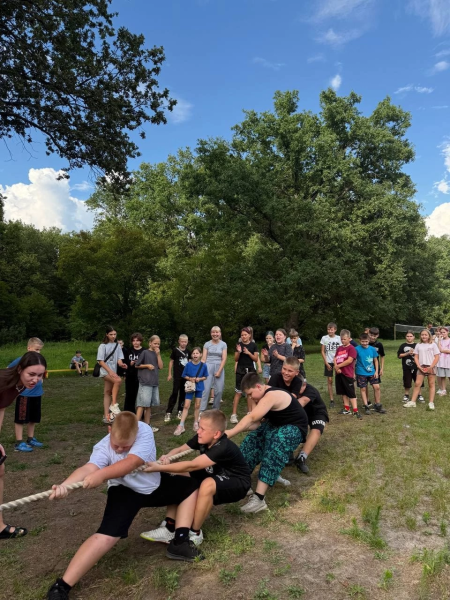 Турнир по перетягиванию каната 