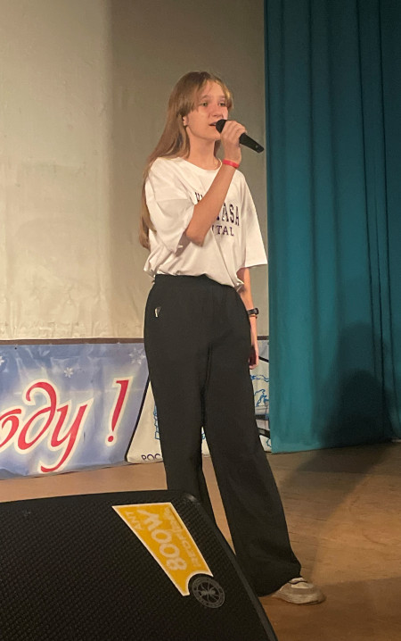 Марафон стихов, приуроченных к победе Советских войск и 80-летию победы на Курской дуге. 