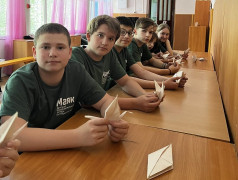 День памяти и скорби в детском лагере "Маяк".