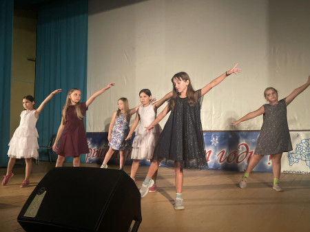 Концерт, посвященный победе Советских войск и 80-летию победы на Курской дуге. Выступление 5 отряда