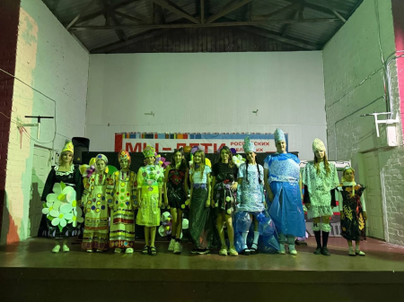 Показ мод в русском стиле