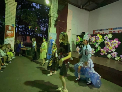 Показ мод в русском стиле