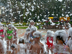 Жара вернулась в Сибирь: в Заслоновграде прошла грандиозная пенная вечеринка!