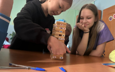 Подростки в Тин-лиге: Помощники тренера и их вклад в развитие юных жителей Страны железных дорог