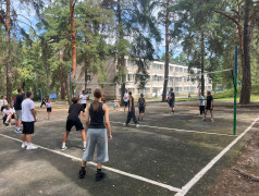 Соревнования по волейболу!  Лучшие команды лагеря сразились за кубок!