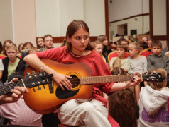  &laquo;Изгиб гитары желтой&hellip;&raquo; Музыкальный вечер в Заслоновграде