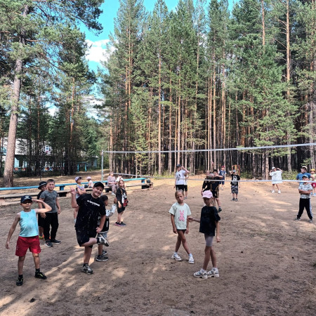 соревнования по волейболу и пионерболу