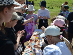 Герои живут рядом.