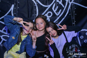 Дети и родители лагеря