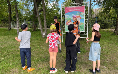 Подростки Тин-лиги становятся помощниками спортивных инструкторов в летнем лагере