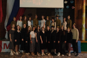 Цветы на поле боя. Вечер памяти на эстраде лагеря