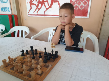 «Триумф ума и ловкости: завершилось яркое соревнование по настольному теннису, шашкам и шахматам!»