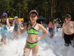 Когда жара отступает: пенное веселье в Заслоновграде