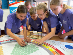 Новая смена, новые участники. Жители Страны железных дорог сыграли в игру "Платформа №7"