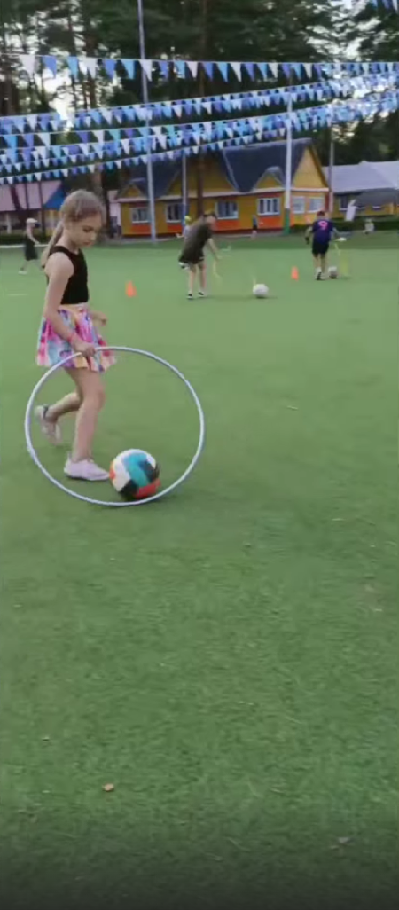 Весёлые старты у младших отрядов