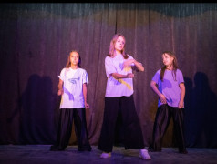 На территории лета зажигаются звёзды