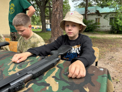 Юные патриоты "Зелёного огонька" осваивают сборку автомата Калашникова!